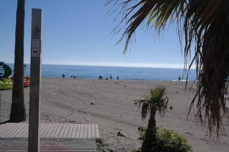 Apartamento En Primera Linea De Playa Нерха Экстерьер фото